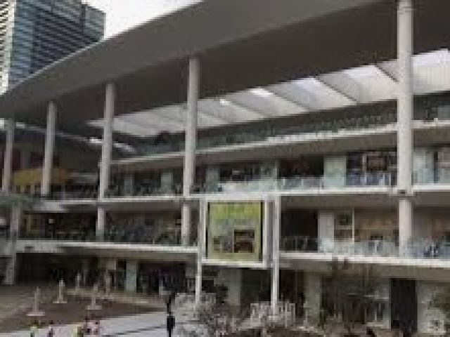 川崎には大型ショッピングセンターもあります
買い物に不自由なし！！
