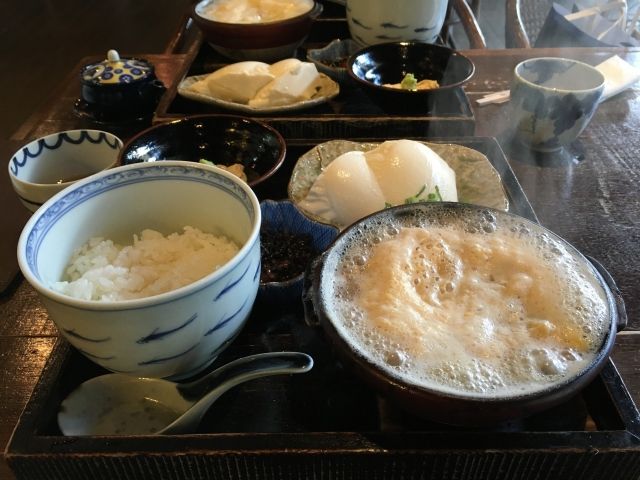 箱根はグルメスポット多数！休日も食事付！