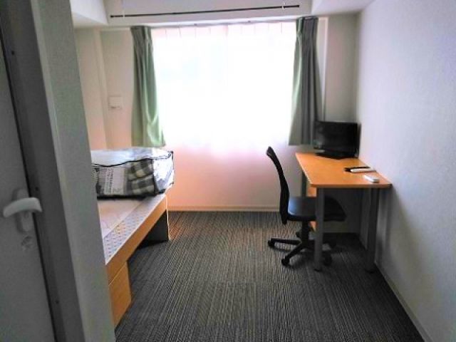 寮のお部屋もとても綺麗です。
お風呂トイレはユニットバスで部屋内にあります。