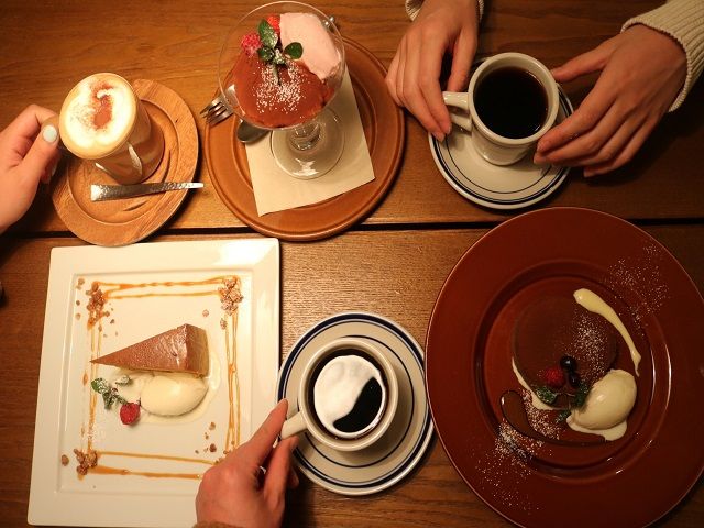休日は仲間と一緒にオシャレなカフェに～(^^♪
仕事も休みも充実させよう!!