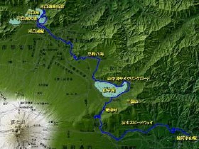 山中湖は富士山周辺に広がる富士五湖の一つです。