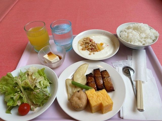 賄いはバイキングの余り物のご提供で評判◎！