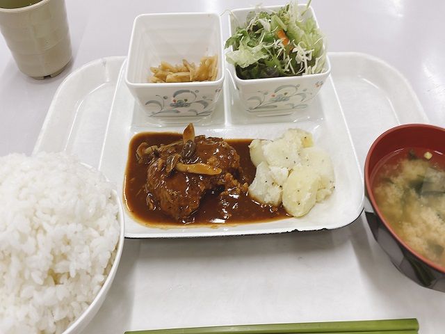 従業員食堂でのまかない★手作りなので毎日温かいご飯が食べれますし大盛ご飯にもできますよ!!