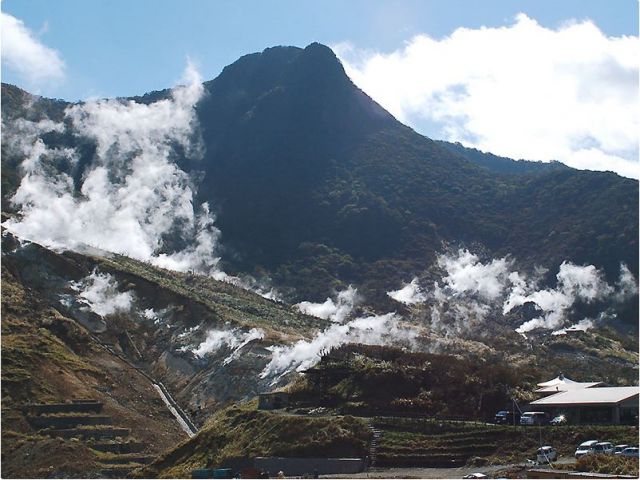 近くには観光名所も多数ですよ！
