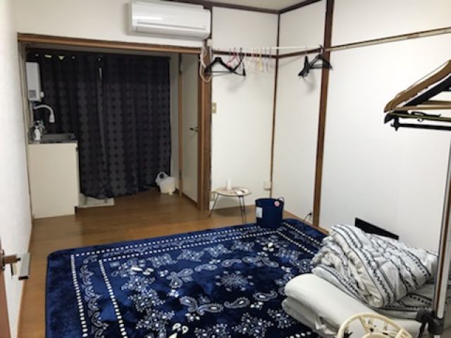 寮は敷地内にあり、シャワー・トイレ付きの個室へご案内！