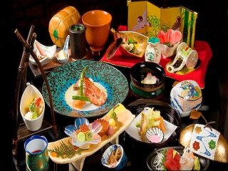 ＼大人気の個室寮！／旅館から寮は徒歩30秒で通勤ラクラク！旅館での調理未経験でも大歓迎！