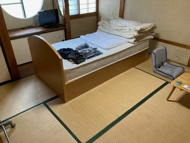 寮は元民宿を利用しています◇
ホテルの温泉も利用できるのが嬉しい!!
