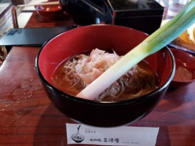 珍しい食べ物も食べれます☆