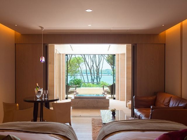 しっかりとした研修制度で安心!!最上級の接客を学べる超高級小規模ホテルの憧れのお仕事です♪