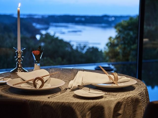 海を見ながらのお仕事です。
思い出に残る素敵な時間を提供して下さい。