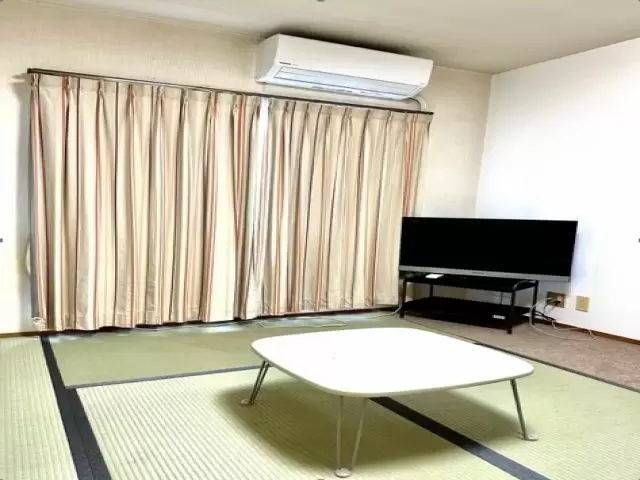 【女性寮：内観】室内には嬉しい風呂・トイレ付です★