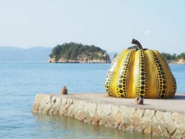 直島を代表するアートになります。