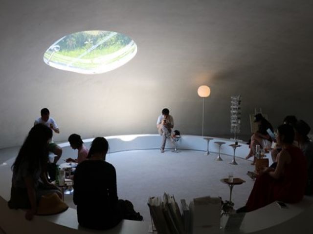 休日は島巡りもおすすめ！
豊島や小豆島にも行けますよ♪