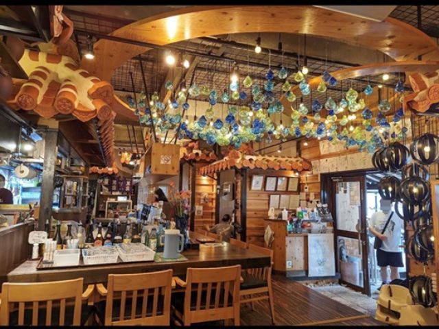 店内内装もおしゃれ♪未経験の方でも大歓迎！