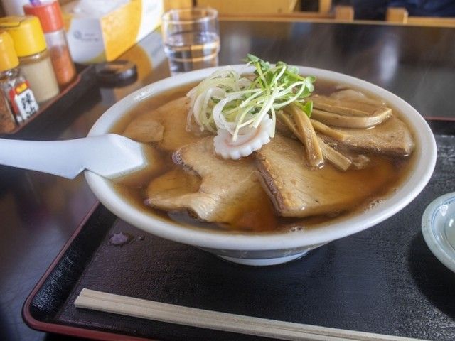 人気のグルメ「米沢ラーメン」です