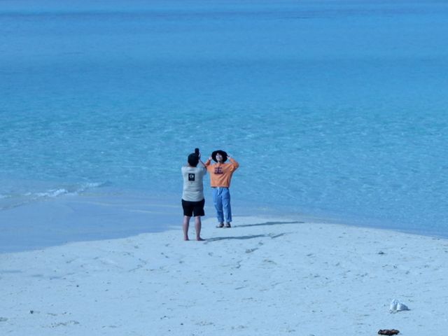 宮古ブルーの海をバックにハイ！チーズ★この夏は宮古島で絶景を見にいきませんか～！？