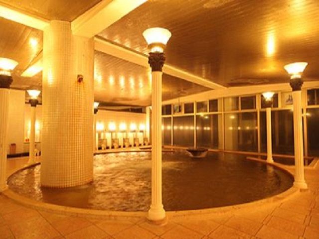 お仕事終わりは広～い温泉でゆっくり疲れを癒してください♪