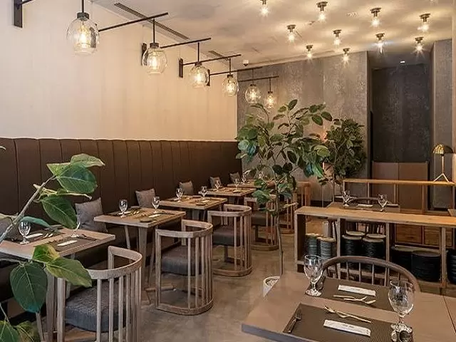 飲食店でのサービス業務!!
オシャレなお店で働けます♪