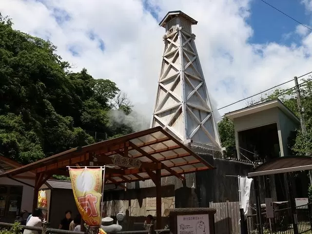 駅前には足湯があります！