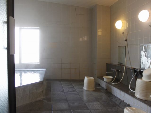 寮内のお風呂も、草津温泉と同じ泉質なんです♪