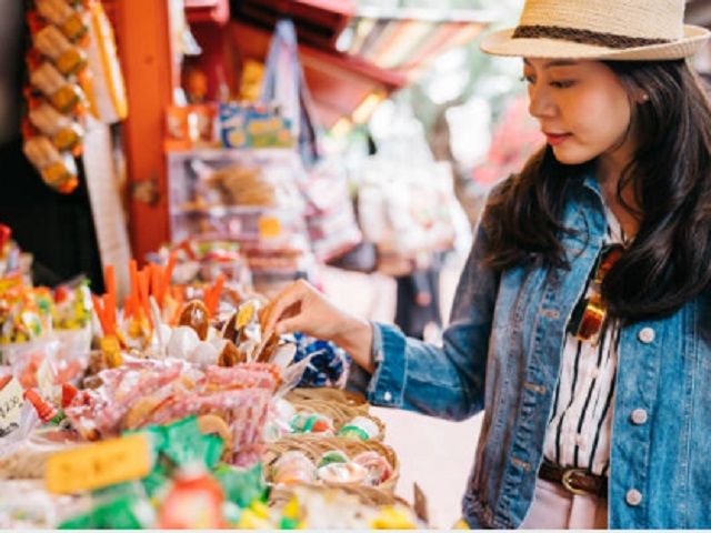 お土産店での販売のお仕事です♪