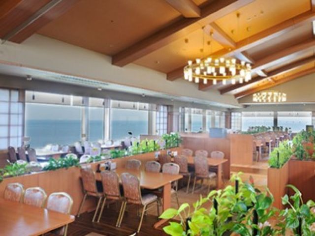 美食を堪能★お客様は明るく元気にお迎えください！