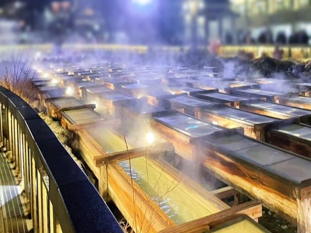 草津の町の中心地「湯畑」です！