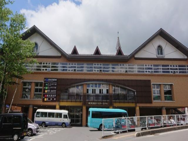 ≪玄関口のバスターミナル。都内からバス1本で行けます≫