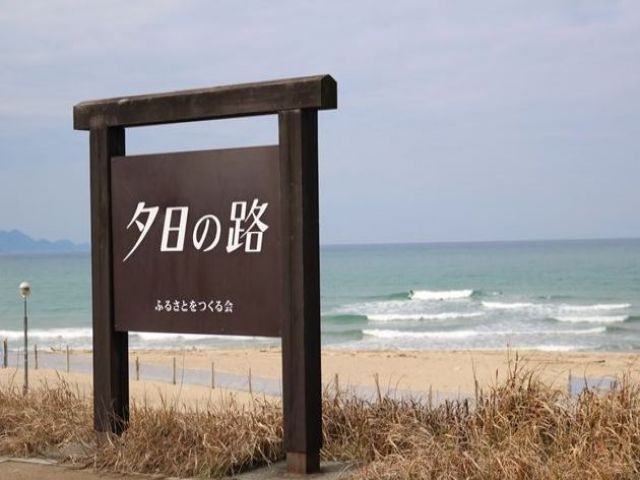 歩いてすぐビーチがあり、夕暮れ時がオススメ☆