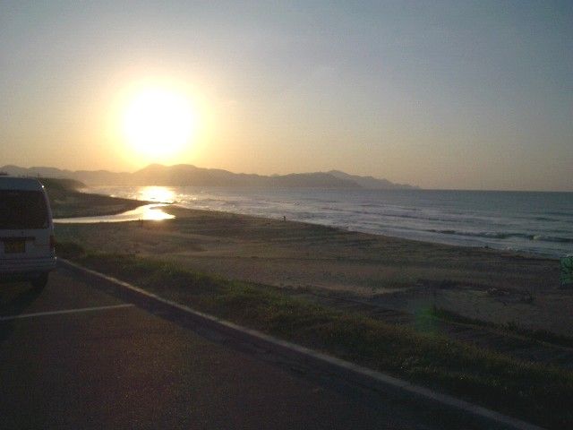 徒歩圏内にはビーチが広がります。