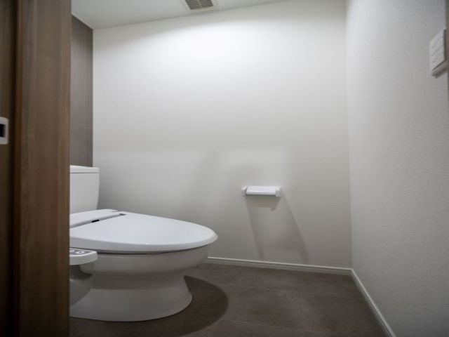 お手洗いはもちろんウォシュレット付きです♪