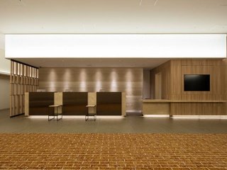 【通勤】外苑前駅☆ホテルレストランでのホールスタッフ高時給募集
