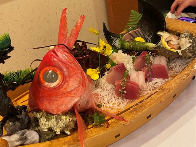 お食事にこだわった大人気旅館です♪金目鯛が食べきれない程たくさん出てきます！！