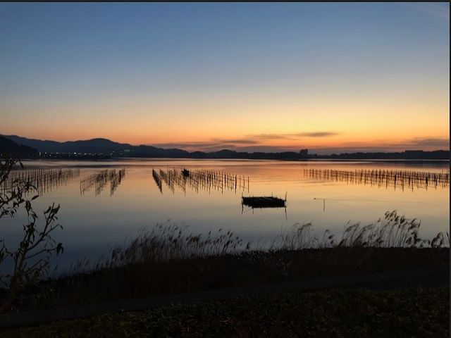 職場の目の前から見える夕焼けがきれいです！