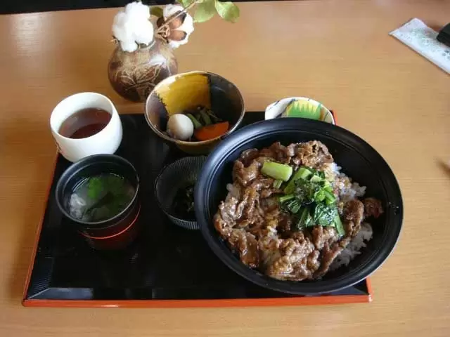 やっぱり熊野牛です！！！近くにある道の駅で見つけた熊野牛定食！！