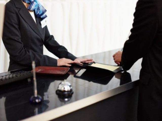 フロント×通し勤務です♪