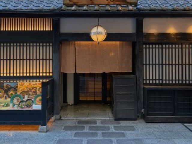 高級感溢れる店構え！