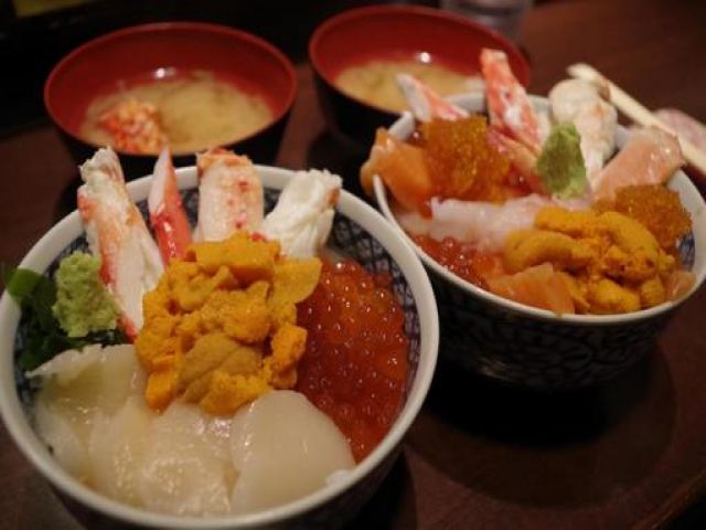 近くにある小田原駅には美味しいお店がたくさんあります！