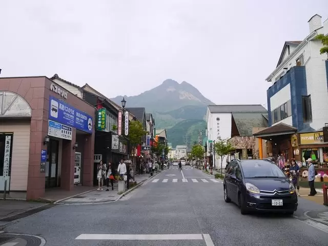 由布院駅前