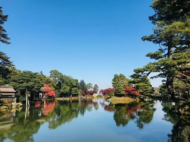 ★勤務先ホテルの近くには日本三名園の一つ「兼六園」があります★