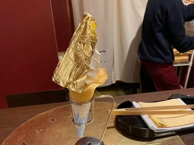 金沢名物「金箔ソフト」を食べて涼しい夏を過ごしましょう♪