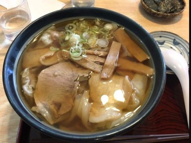 ラーメン屋もいっぱいあるので食べ歩きも◎