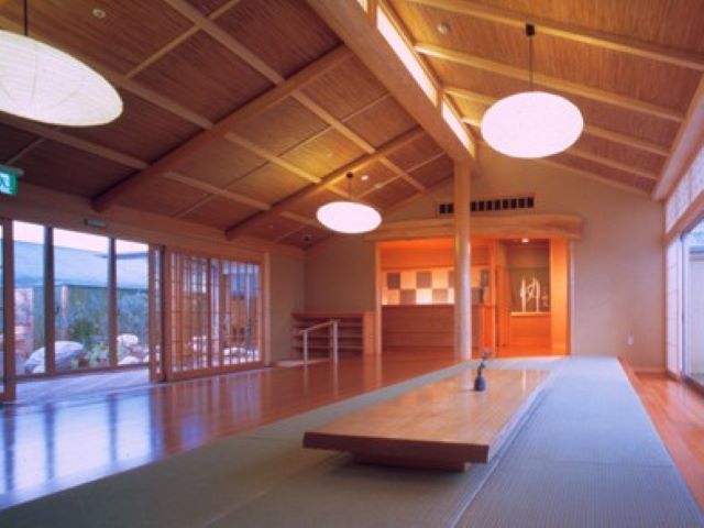 ホテル内の浴場の清掃・補充業務と客室清掃業務のお仕事♪通し勤務で働きやすい職場です。