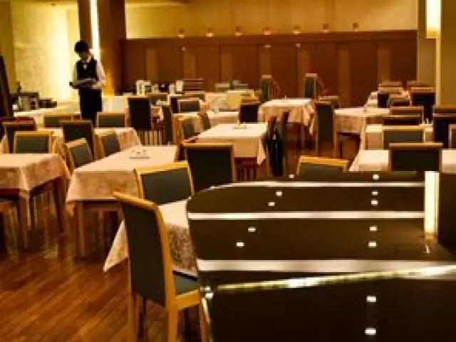館内レストランでの接客サービス♪笑顔があればダイジョーブ(^O^)／