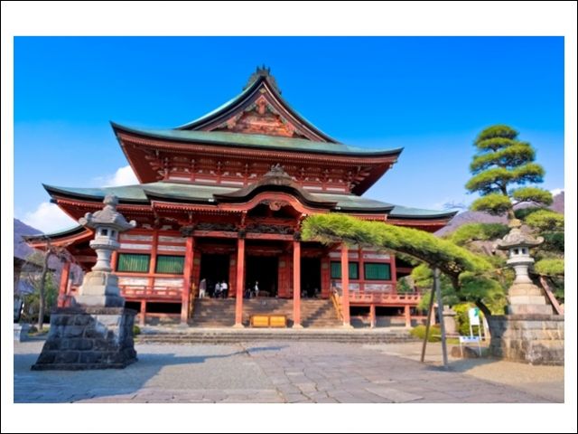 休日は善光寺に行くこともできます