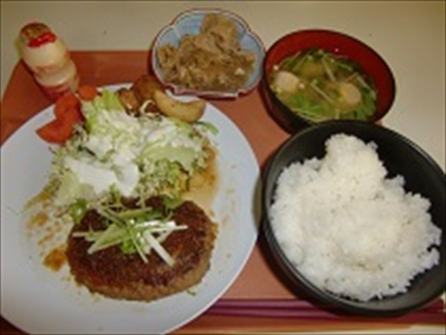 ここのご飯は絶品です!!!有料ではりますが質・量も満足の内容となっていますよ☆