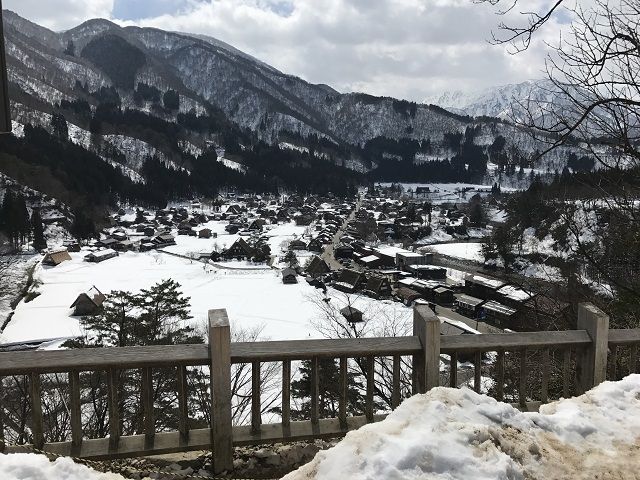 白樺湖エリアにあるホテルでのお仕事！
2つのスキー場のリフト券もついてきますよ！！