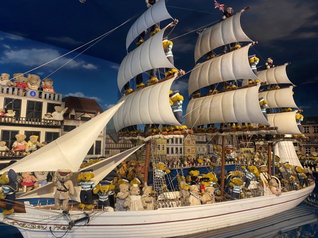 少し足を伸ばすと系列の美術館や遊園地があり、
従業員割引で利用できます！