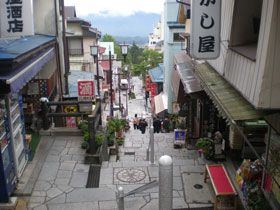 コンビニで買う方や観光地の飲食店でお昼ご飯食べる方など食事手当の使い方は様々です！