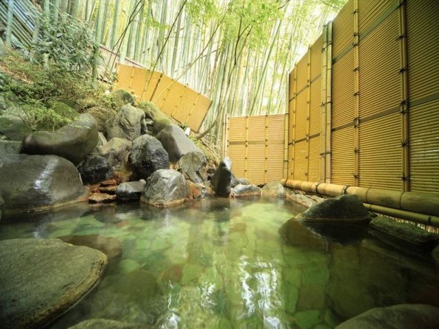 贅沢！館内入浴可★何と旅館自慢の温泉は自由に入浴可能！仕事の疲れを芯から癒す！